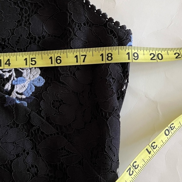 Ann Taylor Black Lace Sheath Dress with Floral Embroidery Detail Size 10 - Picture 9 of 11
